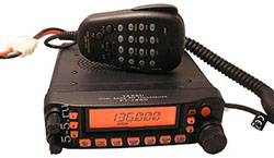 �������/������������ ��������������� ����� YAESU FT-7900 (136-174 � 400-470 ���) �� 55 ��, � ��������